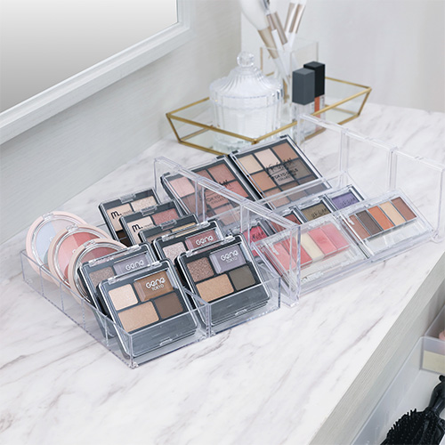 チーク・アイシャドウ