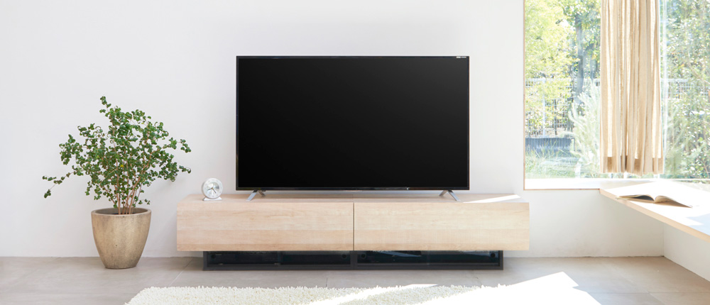 まるで一本の丸太が浮くような美しさ。テレビ台「LOGUNO（ログーノ