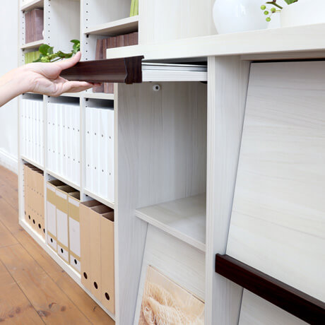 見せる収納でおしゃれなリビングに