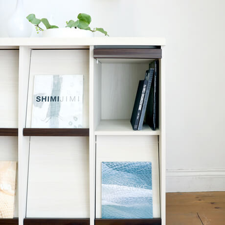 見せる収納でおしゃれなリビングに