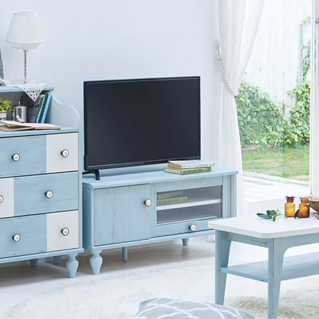 シャビーシックなアンティーク調のテレビ台