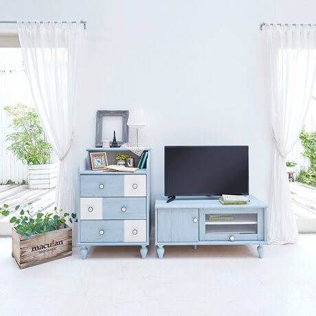 シャビーシックなアンティーク調のテレビ台