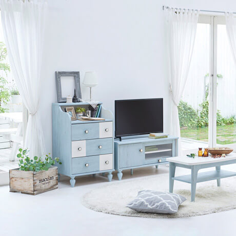 シャビーシックなアンティーク調のテレビ台