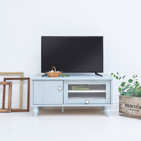 シャビーシックなアンティーク調のテレビ台