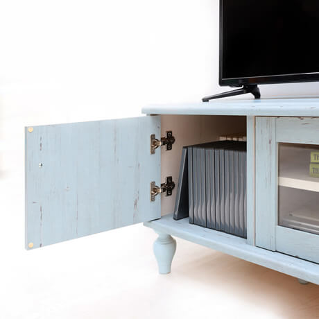 シャビーシックなアンティーク調のテレビ台