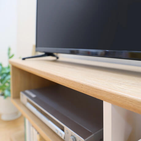 木目調が美しいナチュラルテイストのテレビ台