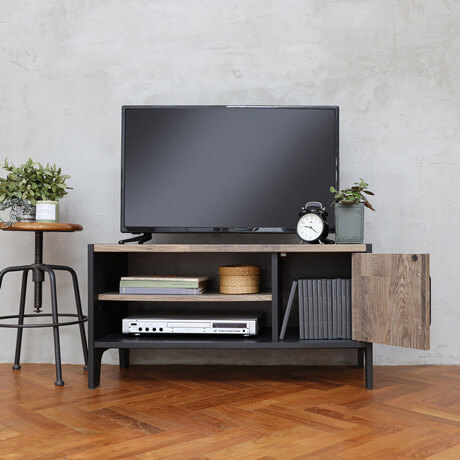 おしゃれとかっこよさを楽しめるアメリカンビンテージテイストのテレビ台
