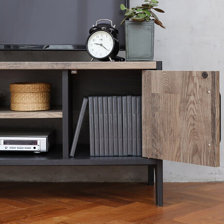 おしゃれとかっこよさを楽しめるアメリカンビンテージテイストのテレビ台