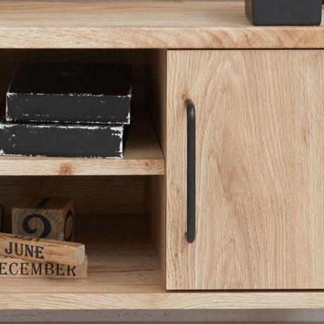 木の質感を最大限に表現したナチュラルビンテージテイストのテレビ台