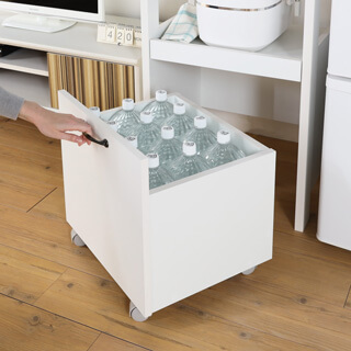 重い物も楽々取り出せるトロッコタイプ