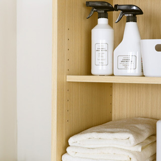 扉内に移動棚付き