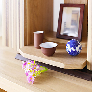 スライドする膳引