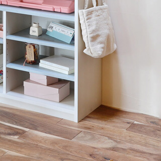 高さを変えられる移動棚