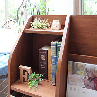 小物を飾る飾り棚