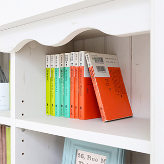 収納の幅を広げる追加棚