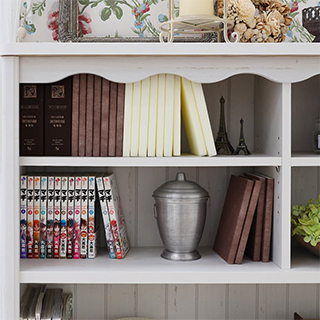 収納の幅を広げる追加棚