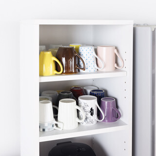 約30個のマグカップを収納可