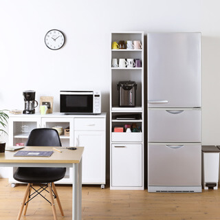 オフィスの給湯室で活躍するスリムタイプ。