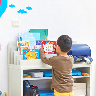 表紙が見える収納