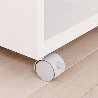 移動がしやすいキャスター付き