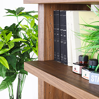 高さを変えられる移動棚