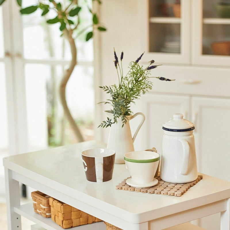 [傷に強いメラミン天板]天板は傷に強いメラミン化粧板。傷に強いだけでなく、熱や変色にも強いという特徴があります。