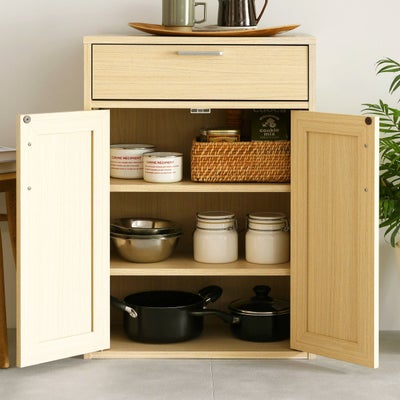 木製扉で隠す収納