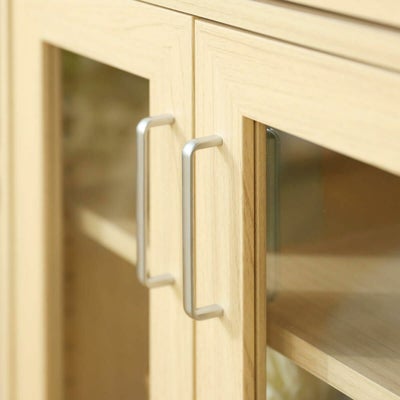 つかみやすい、シンプルな取っ手