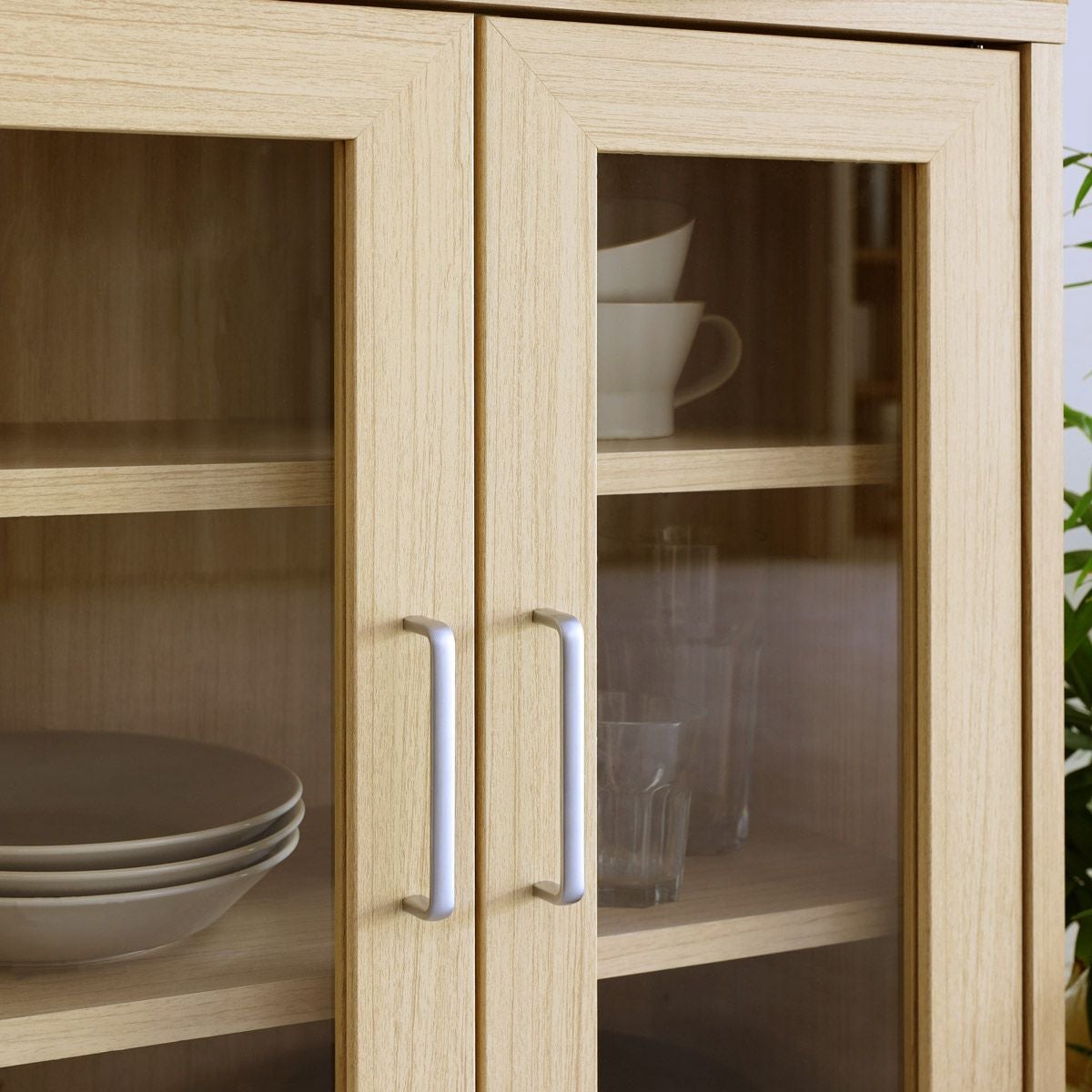 キャビネット 棚 幅57cm 高さ80cm ナチュラルブラウン ガラス扉付