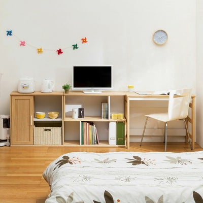 高さが揃うデスクとキャビネット