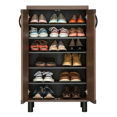 約18足の靴を収納できます