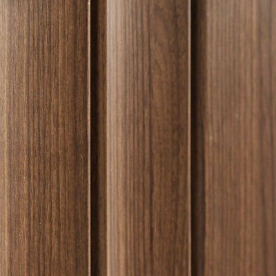 ウェーブ形状の扉