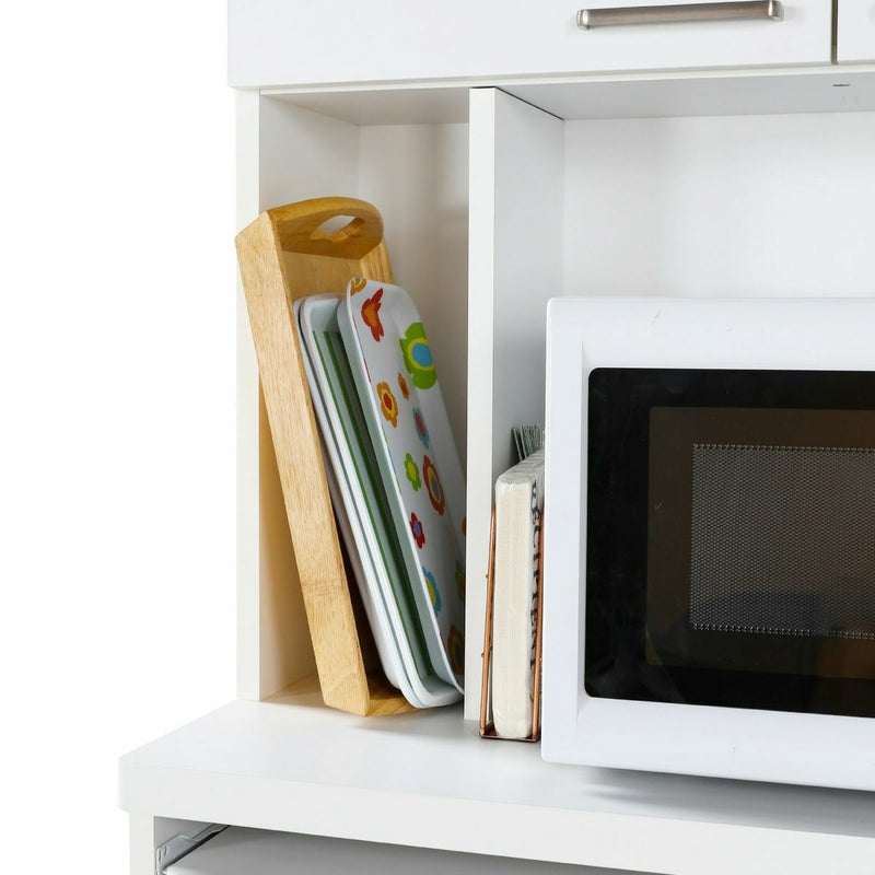 [トレー収納]トレー（お盆）を取り出しやすい位置に立てて収納できます。