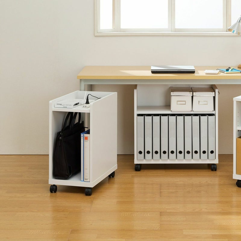 [取り出しやすいキャスター付き]キャスターがついているので、デスクの下に置く場合に取り出しやすく便利です。また、必要なときだけデスク横に移動でき、デスク周りの使い勝手がよくなります。