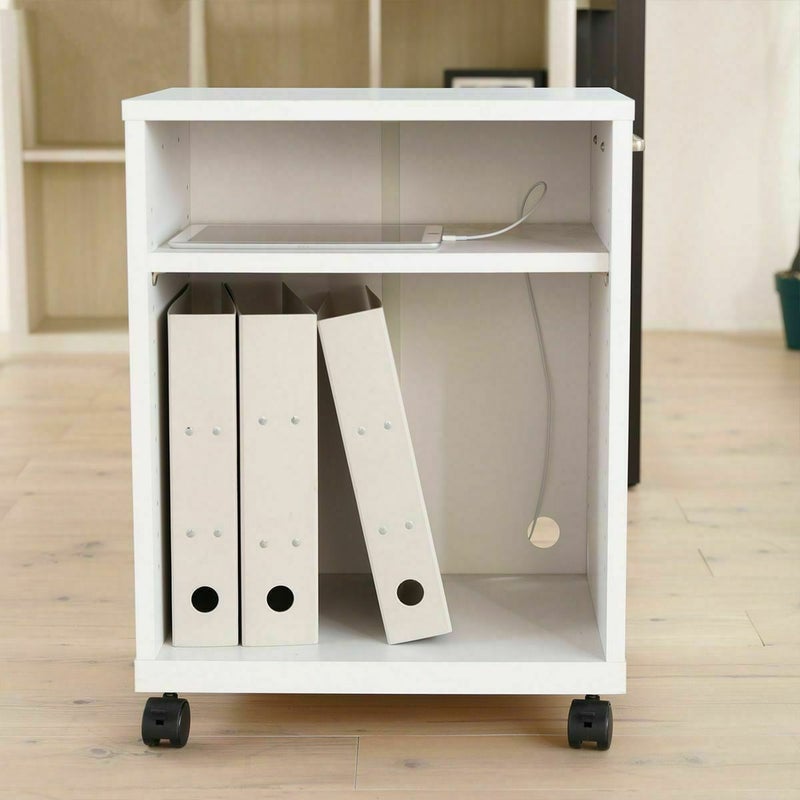 [充電コードを通せる配線用隙間]移動棚と背板の間には、配線用の隙間があります。移動棚に置いたスマホやタブレットの充電コードを通すことができます。