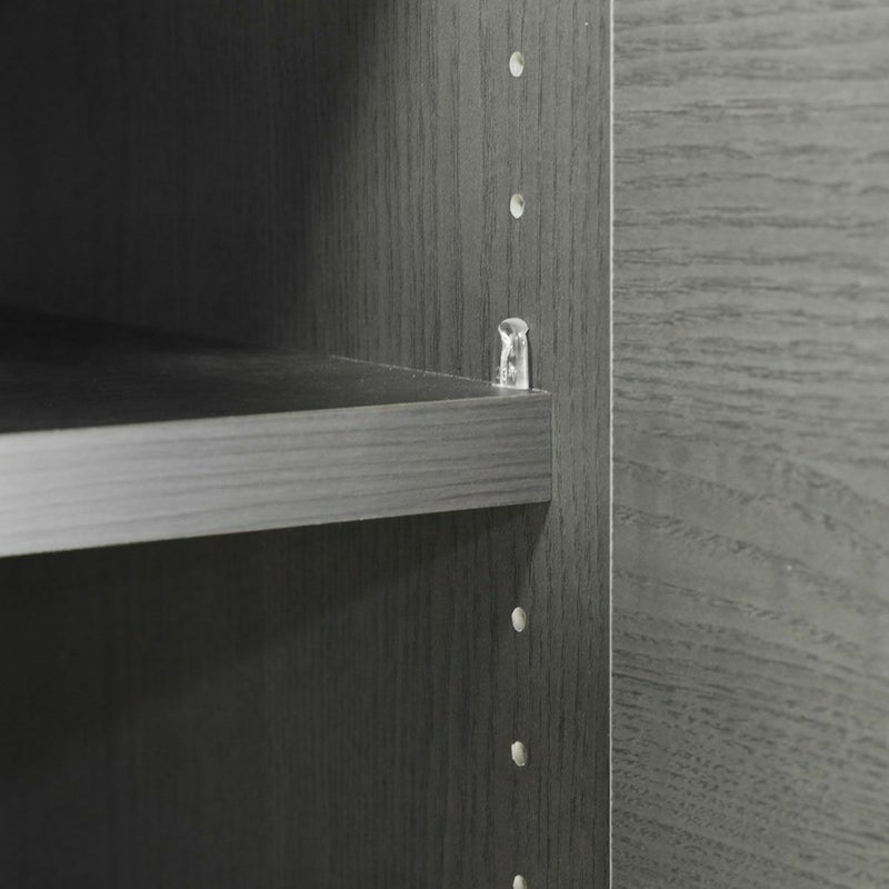 [高さ調節できる移動棚]上部扉内の2枚の棚板は3cm間隔で調節できる移動棚です。棚ストッパーで固定できるので、不注意で棚が落ちることなく安心して使うことができます。