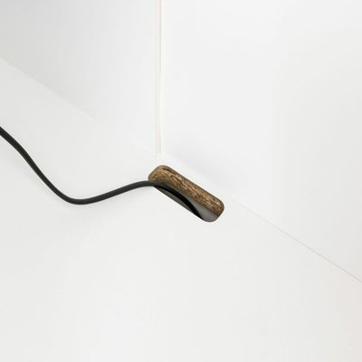 テレビなどの配線用穴