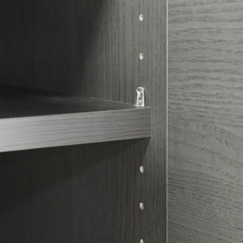 [本体への取り付け]付属の棚受ダボを使って、本体の移動棚取り付け用の穴に取り付けます。取り付け位置は3cm間隔で調節できます。※画像はイメージ