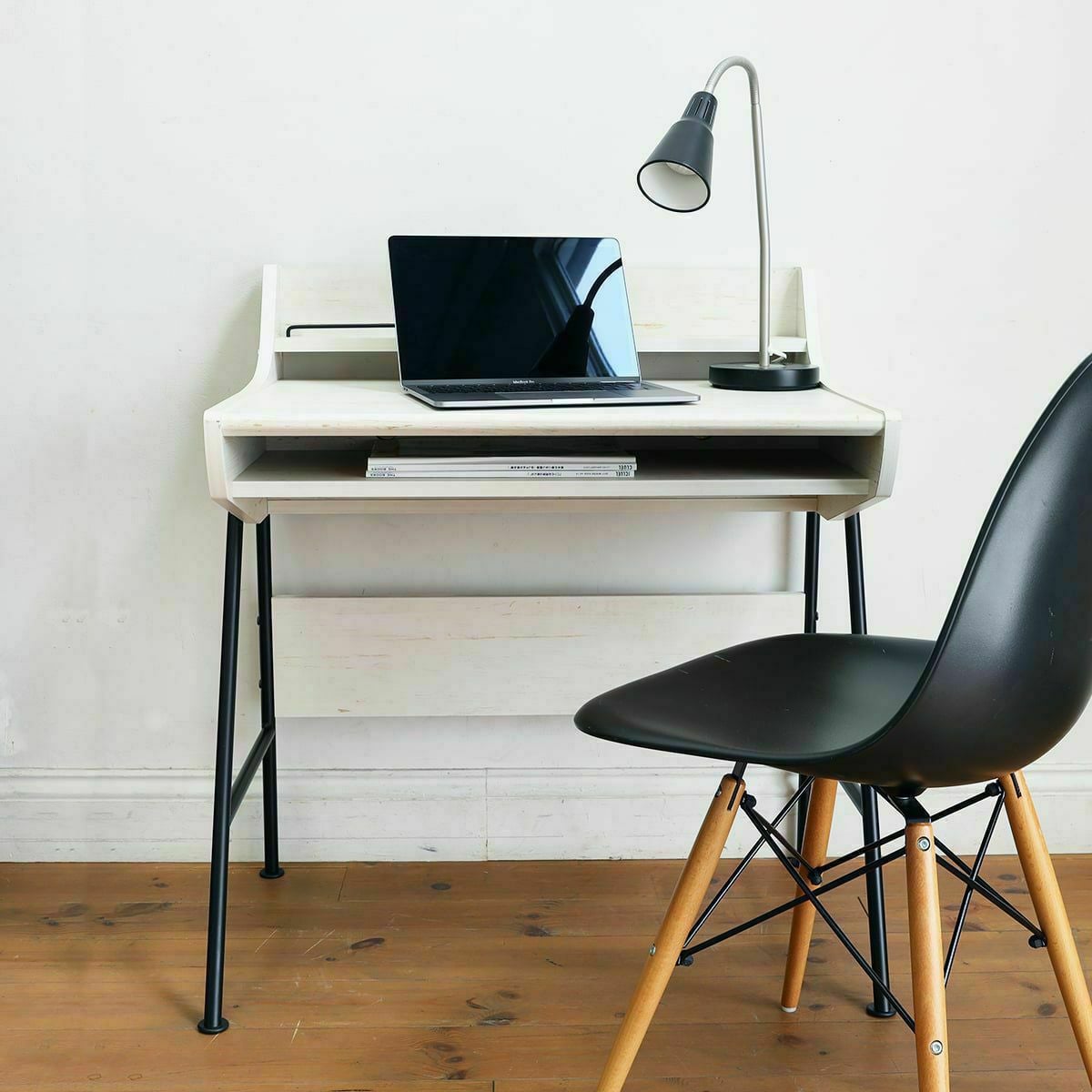 パソコンデスク 机 幅79cm 高さ86cm ホワイト 白木目 配線穴 背面化粧