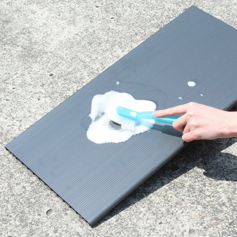 [樹脂製だから水洗いOK]移動棚は樹脂製なので、汚れても水洗いができます。※移動棚はグレー単色です。