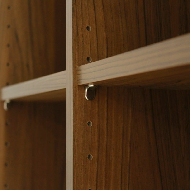 [移動棚]3cm間隔で高さを調節できる移動棚。収納物のサイズに合わせた高さにする事ができます。