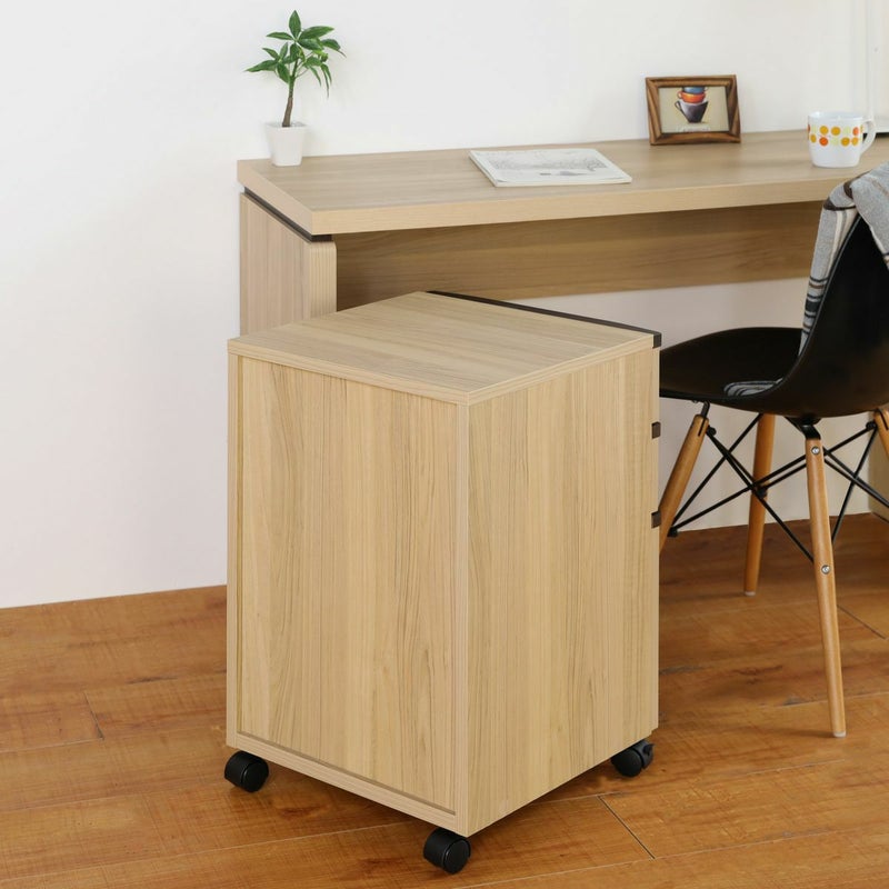 [背面化粧有]置き場所を選ばない背面化粧仕様。デスクサイドや単品でもご利用になれます。※画像はNA色