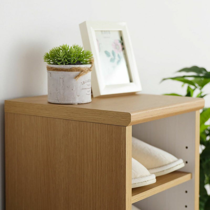 [ボリューム感のある天板エッジ]丸みをつけた天板エッジ。様々なシーンになじむ、やわらかなフォルムです。