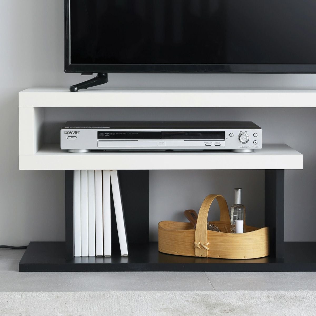 テレビ台　90×38×35 Amazon｜tac INTERIOR テレビ台 白 90cm 完成品 ハイグロス 光沢 白木
