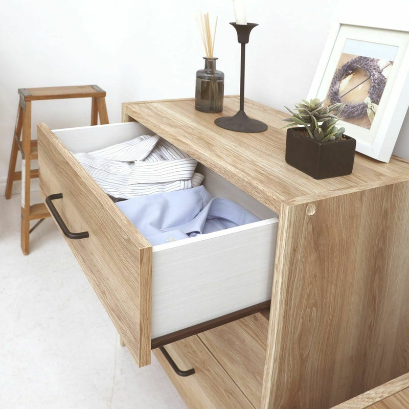 [楽々引き出せる引き出し]金属レールを使った引き出しは滑らかな開閉。耐久性にも優れています。