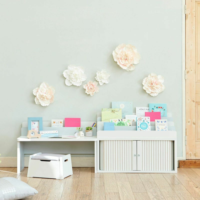 [自分に合った形をつくれるキッズ収納]同シリーズの商品を組み合わせできるキッズ収納です。部屋の広さや子供の成長に合わせて自分に合った収納をつくることができます。