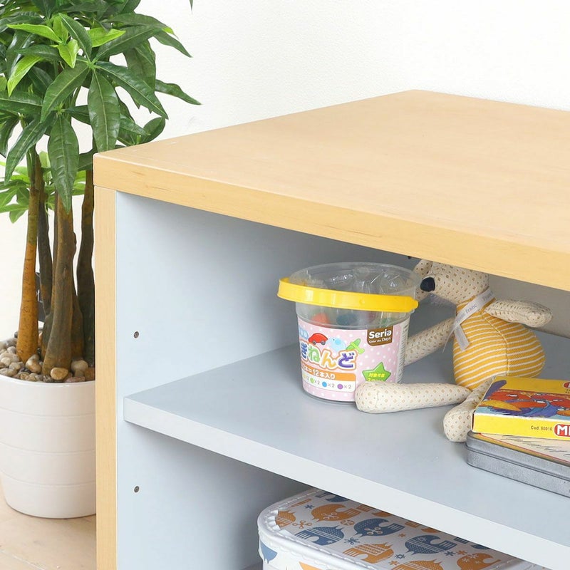 [グレーカラーが遊び心のあるデザイン]内側と棚板は明るいグレーカラー。外側のシンプルさに子供らしい遊び心を持たせたデザインです。※画像はMHP-4090R NA