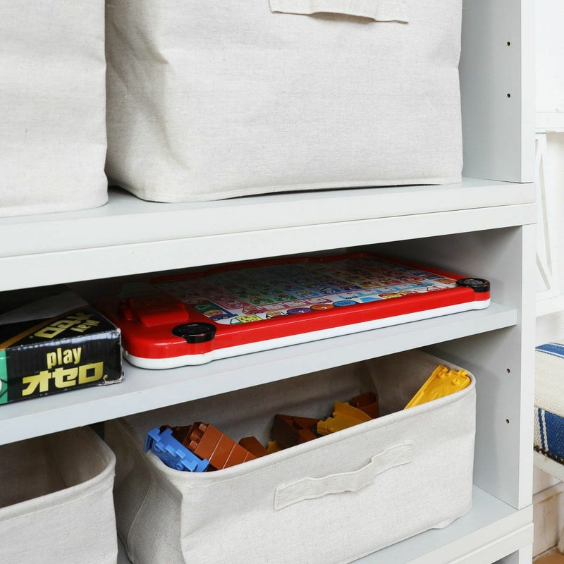 [ボードゲームなどの収納]移動棚を上や下の位置にすると、高さの違うおもちゃを収納できます。狭いところはボードゲームなど薄くて大きいおもちゃの収納にぴったりです。※画像はIV色