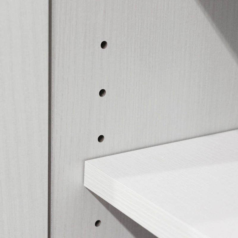 [移動棚]3枚の棚板は可動式。収納物のサイズに合わせて高さを調節できます。