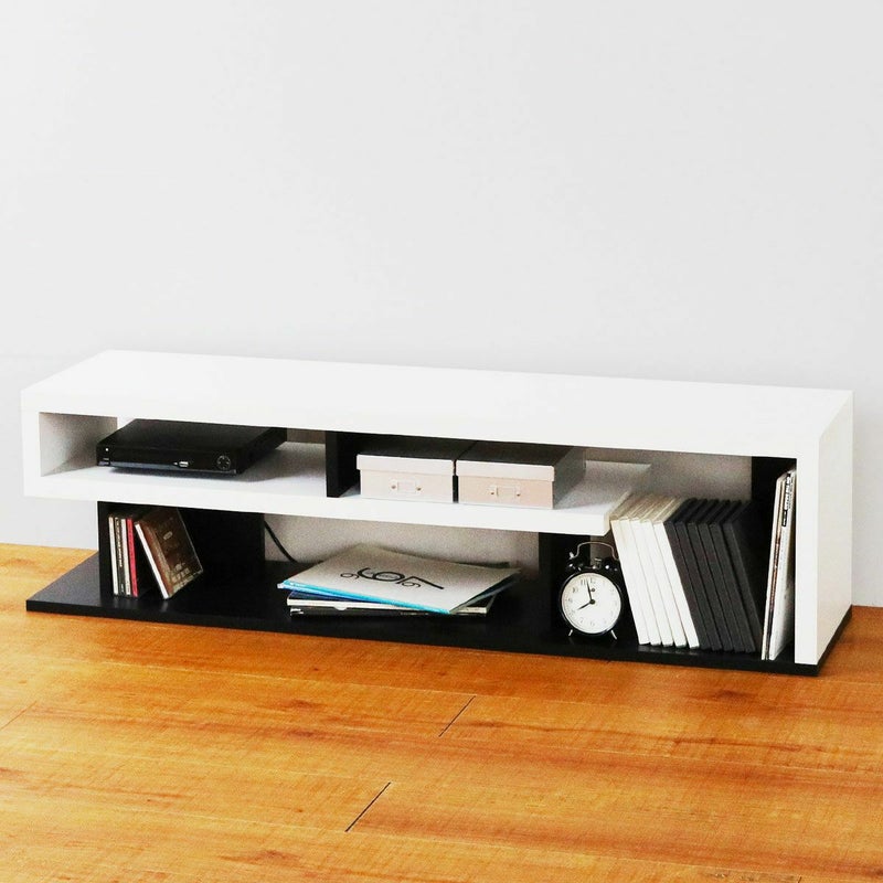 [ユニークで無駄のないデザイン]厚みのある板をＬ字に配置。シンプルで力強いフォルムです。